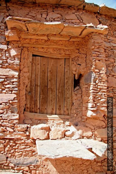 Une porte dans l'agadir de Tasguent. Photo © Alex Medwedeff