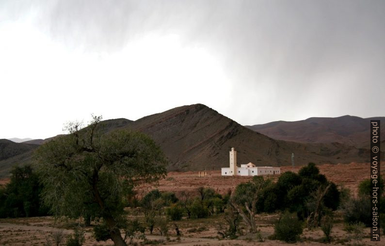 Mosquée an nord du Souk Khemis d'Issafen. Photo © André M. Winter