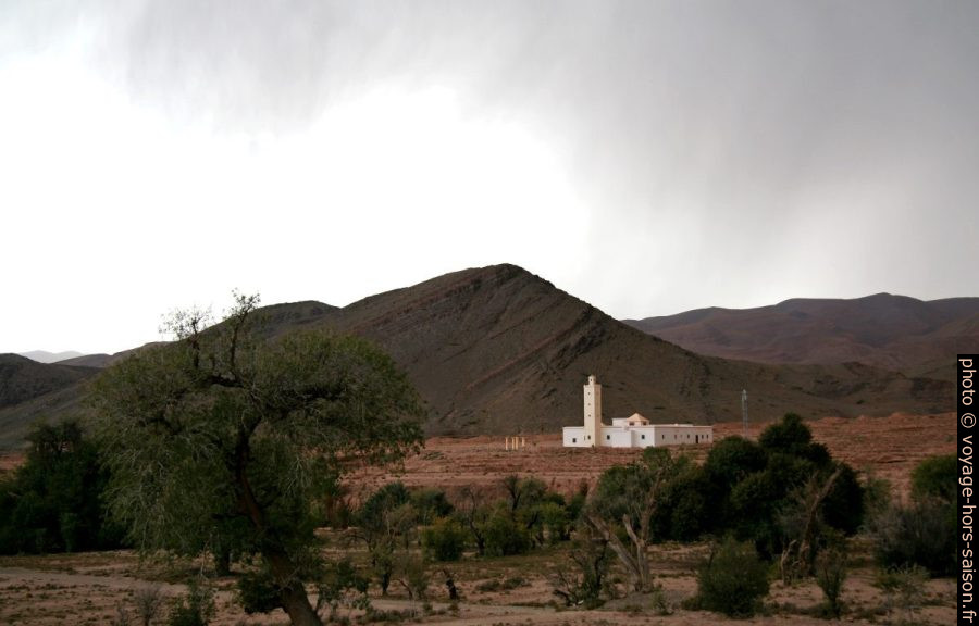 Mosquée an nord du Souk Khemis d'Issafen. Photo © André M. Winter