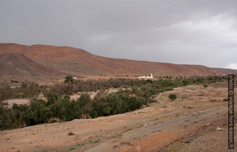 Mosquée an nord du Souk Khemis d'Issafen. Photo © André M. Winter