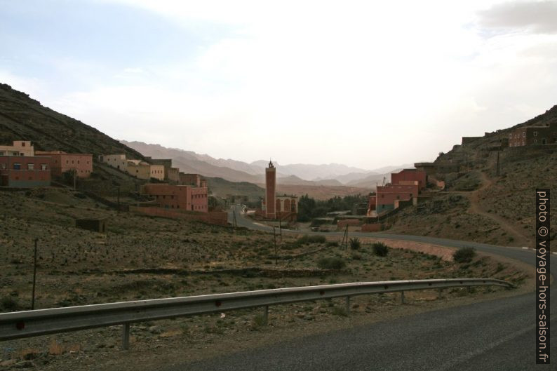 Au passage de Souk Khemis d'Issafen. Photo © André M. Winter