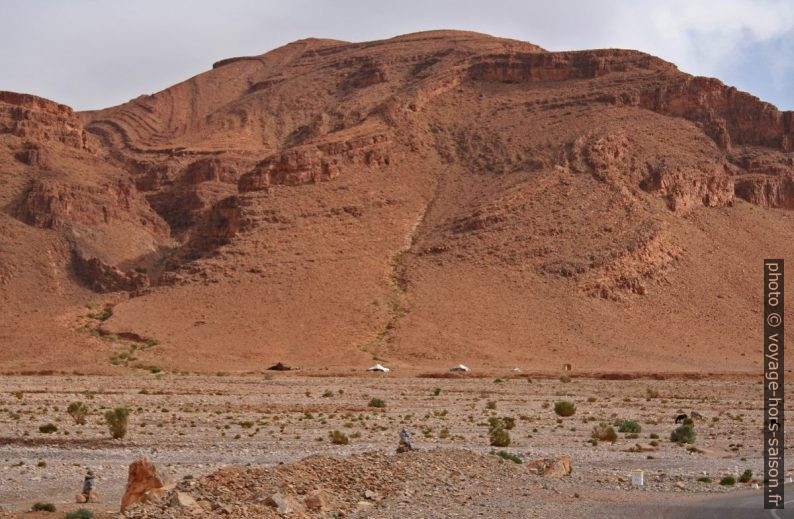 Tentes de nomades berbères dans l'Anti-Atlas. Photo © André M. Winter