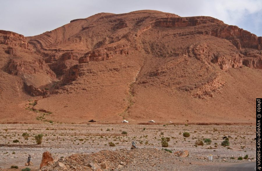 Tentes de nomades berbères dans l'Anti-Atlas. Photo © André M. Winter