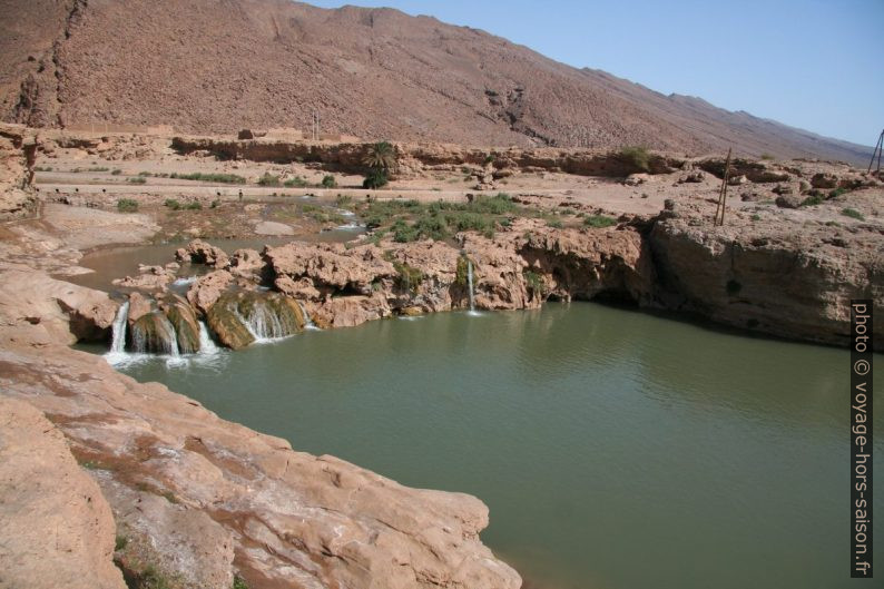 Cascades d'Atiq dans l'Oued Tissint. Photo © Alex Medwedeff