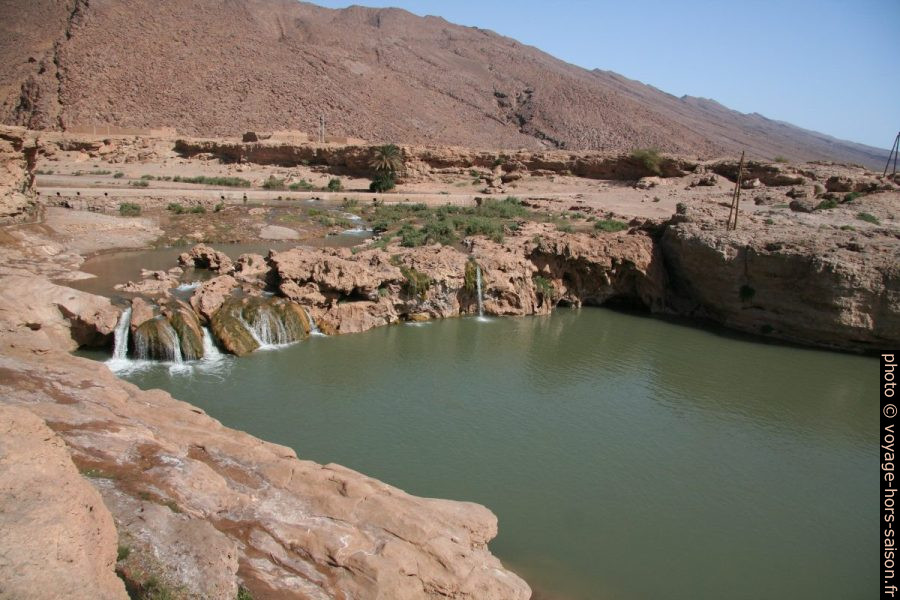 Cascades d'Atiq dans l'Oued Tissint. Photo © Alex Medwedeff
