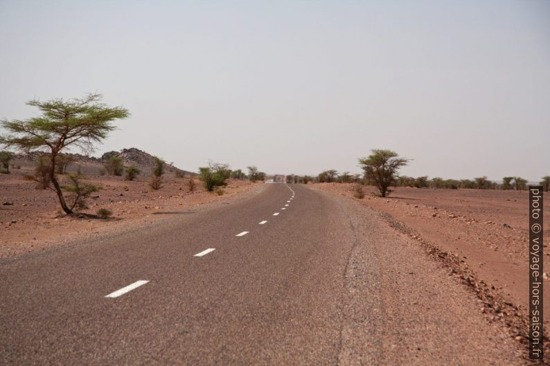 La route près de Douar Mirimina. Photo © André M. Winter