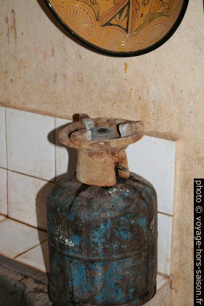 Anneau de réchaud à gaz en terre cuite. Photo © André M. Winter