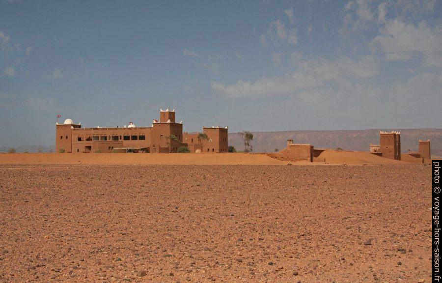 L'hôtel Sahara Sky. Photo © André M. Winter