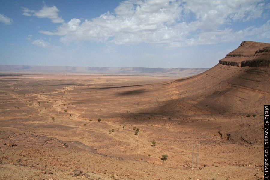 Vallée latérale au Drâa au sud de Zagora. Photo © André M. Winter