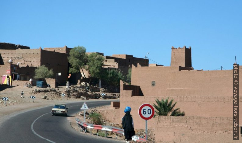 Route dans la vallée du Drâa. Photo © André M. Winter