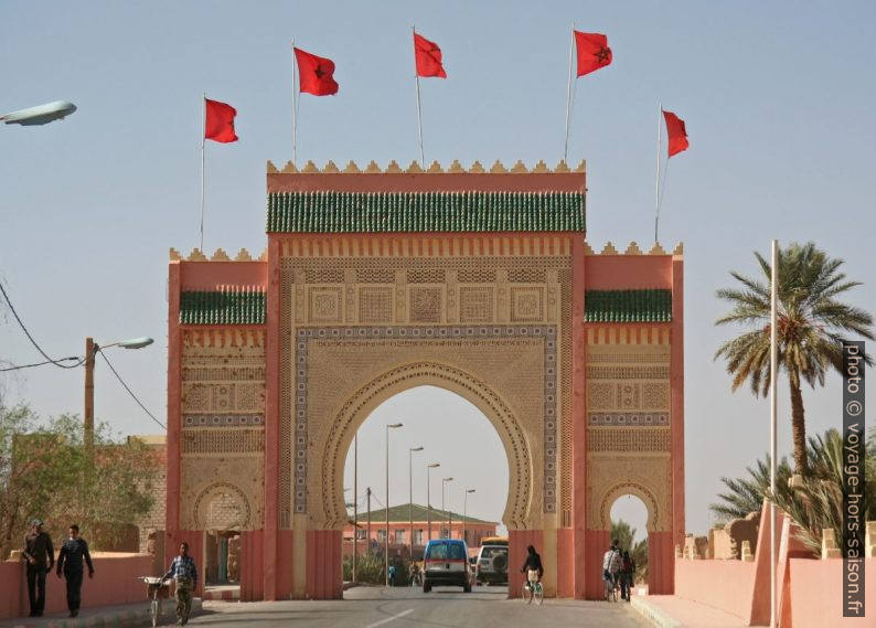 Porte d'entrée de la ville de Rissani. Photo © André M. Winter