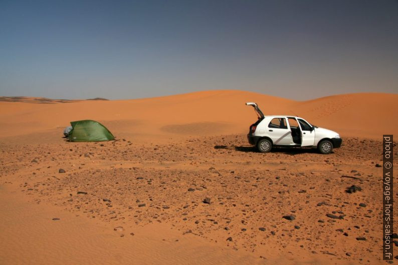 Notre camp au sud de Erg Chebbi. Photo © André M. Winter