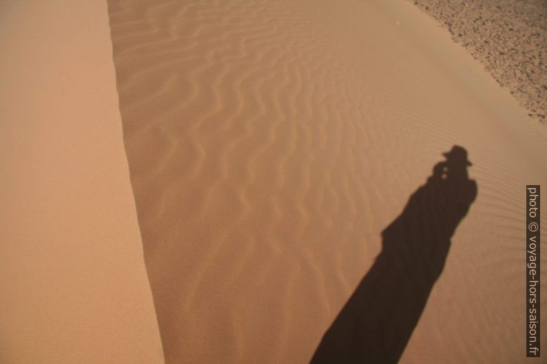 Ombre sur le sable. Photo © André M. Winter