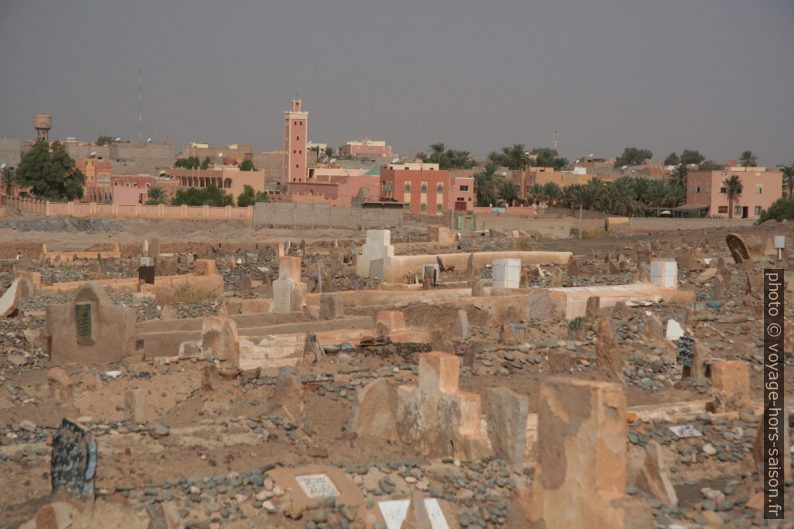 Dans le cimetière d'Erfoud. Photo © André M. Winter