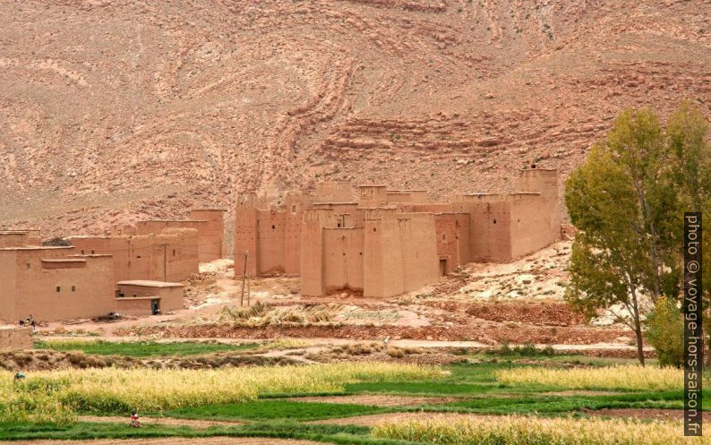 Casbahs près de Tamtatouchte. Photo © André M. Winter