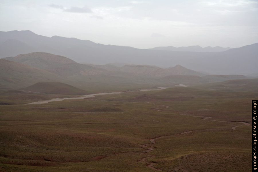 Haut-plateau au nord des Gorges de la Todra. Photo © Alex Medwedeff