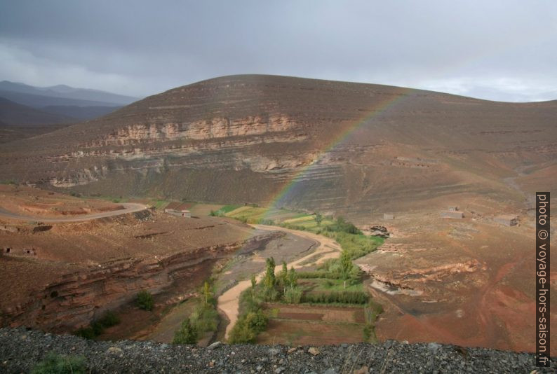 Arc en ciel dans le Haut-Atlas. Photo © Alex Medwedeff