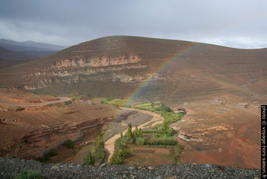 Arc en ciel dans le Haut-Atlas. Photo © Alex Medwedeff