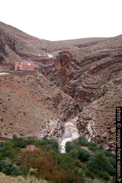 Un hôtel dans les Gorges du Dadès. Photo © André M. Winter