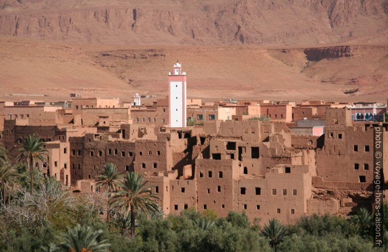 Mosquée aux abords de l'Oasis de Tinerhir. Photo © André M. Winter