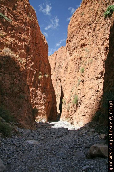 Rétrécissement dans un canyon latéral aux Gorges du Dadès. Photo © André M. Winter