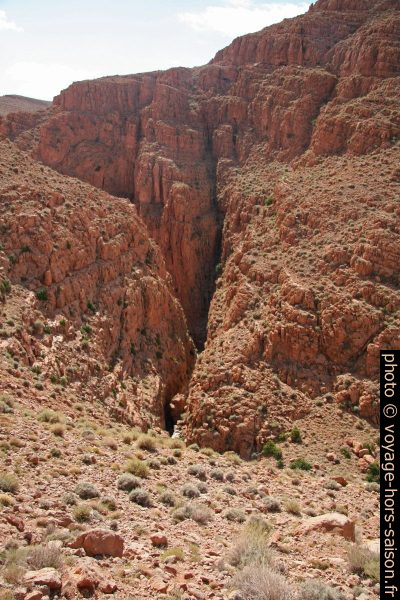 Vue dans le haut de la deuxième séction du canyon près des Gorges du Dadès. Photo © André M. Winter