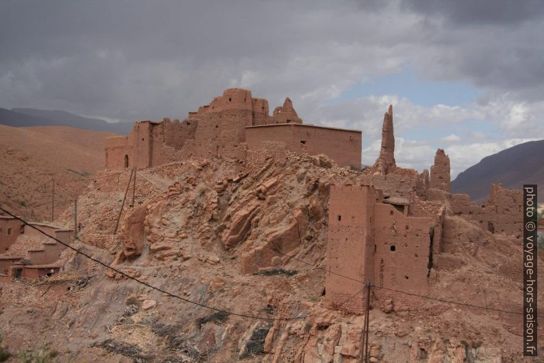 Ksar en ruine dans la vallée du Dadès. Photo © André M. Winter