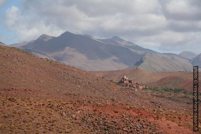 Village dans le Haut Atlas à l'ouest de Telouët. Photo © André M. Winter