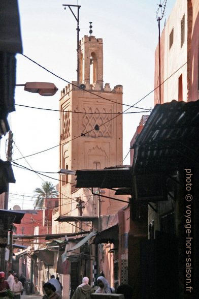 Minaret de la mosquée dans le Riad Zitoun Djedid. Photo © André M. Winter