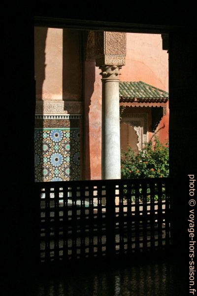 Dans les Tombeaux Saâdiens de Marrakech. Photo © Alex Medwedeff