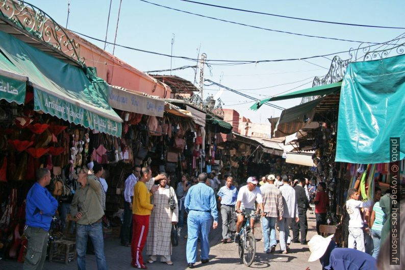 Souk Smarine dans la Médina de Marrakech. Photo © André M. Winter