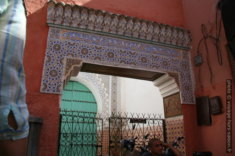 Une porte d'accès à la Mosquée el Mouassine. Photo © André M. Winter