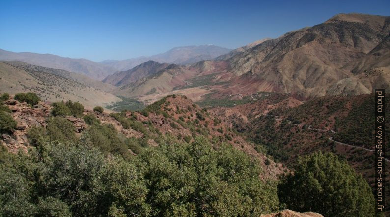 L'Oued Nfiss et massif du Djebel Toubkal. Photo © André M. Winter