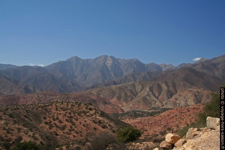 Massif du Djebel Ifililis. Photo © Alex Medwedeff