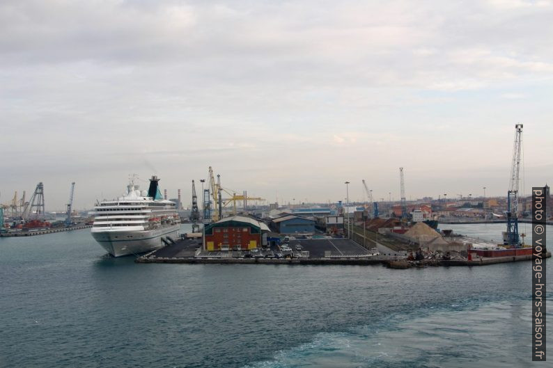 Molo Pisa du Port de Livourne. Photo © André M. Winter