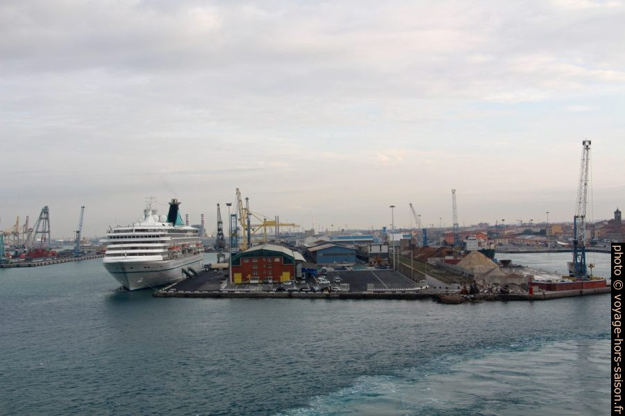 Molo Pisa du Port de Livourne. Photo © André M. Winter