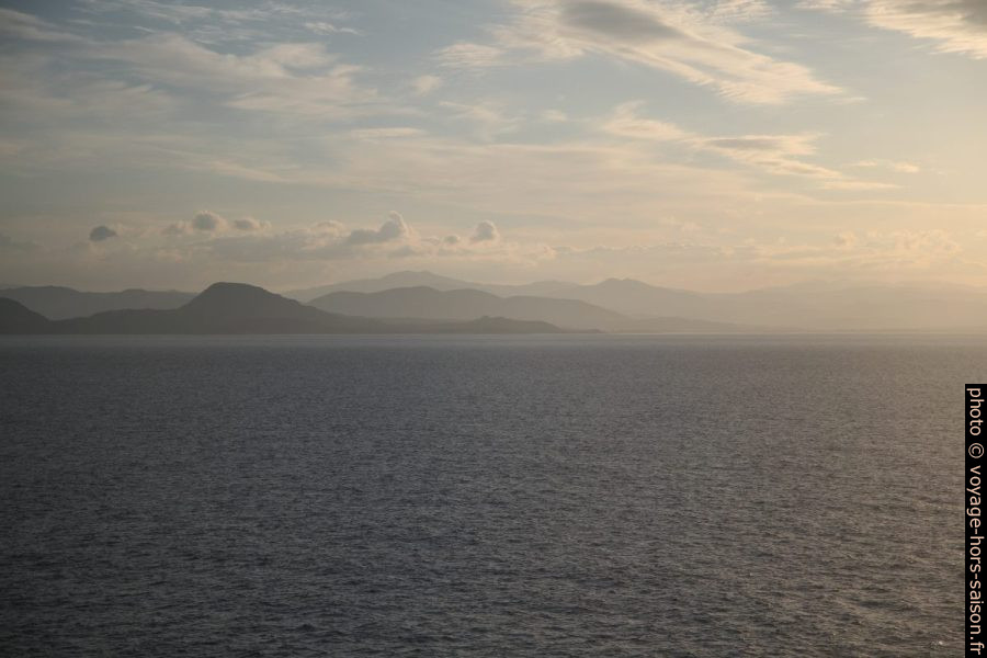Côte nord-est de Sardaigne. Photo © Alex Medwedeff