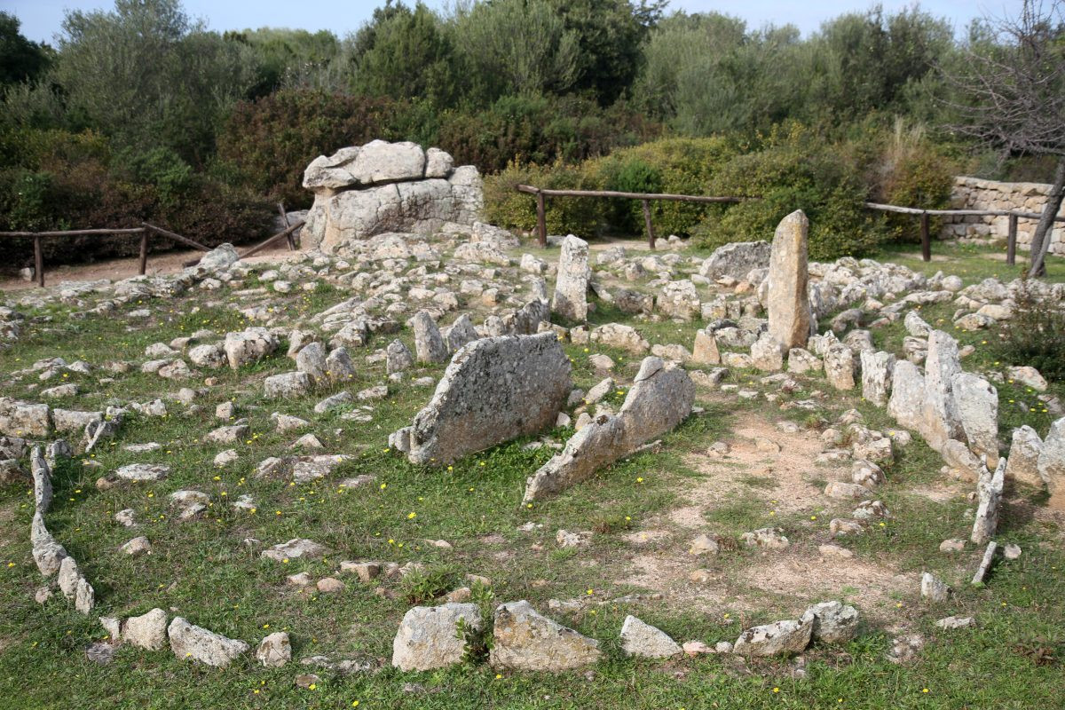 Nécropole Li Muri. Photo © Alex Medwedeff