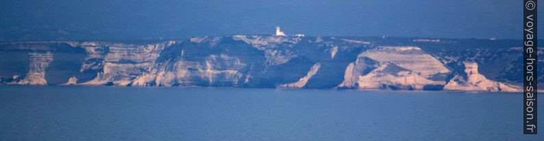 Sémaphore et Bouches de Bonifacio. Photo © André M. Winter