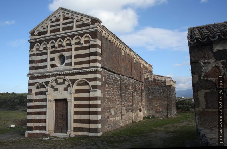 San Pietro di Simbranos. Photo © Alex Medwedeff