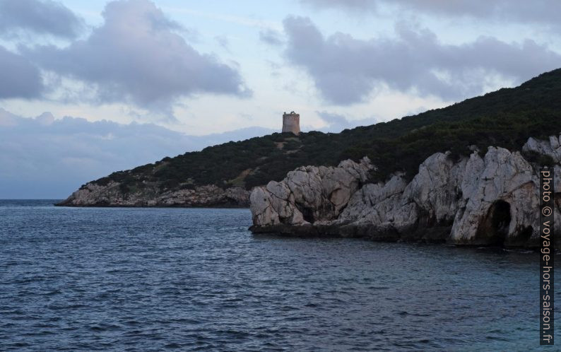 Tour aragone sur le Capo Caccia. Photo © Alex Medwedeff