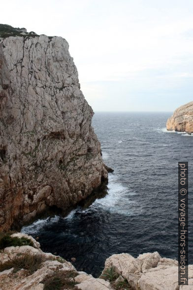 Cala d'Inferno et Isola Foradada. Photo © Alex Medwedeff