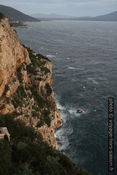 Côte est du Capo Caccia. Photo © Alex Medwedeff