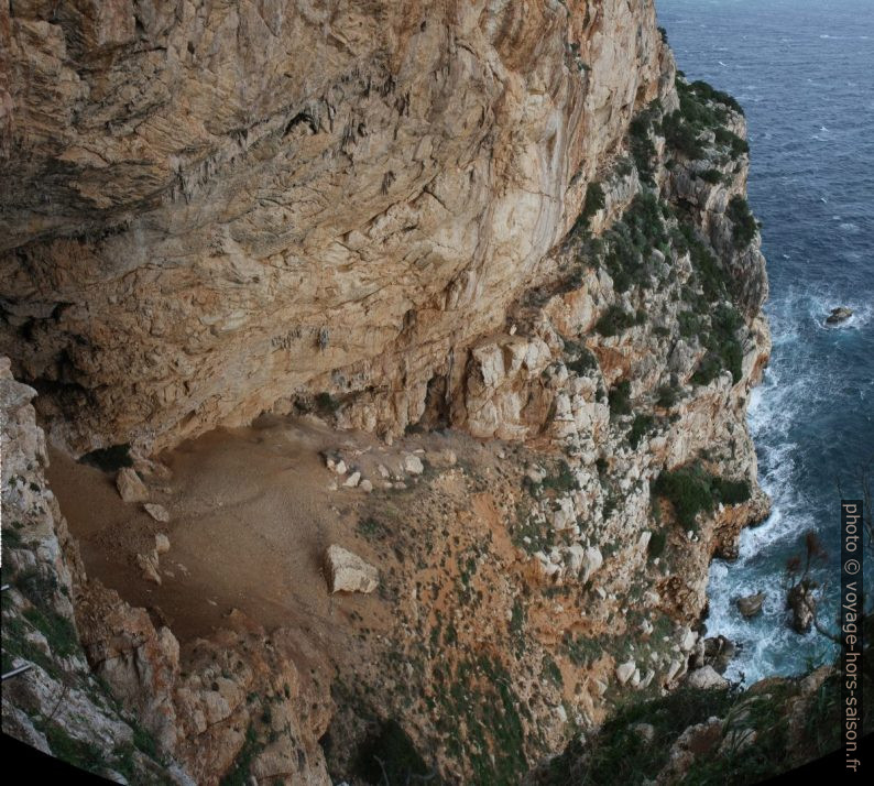 Entrée de la Grotta Verde. Photo © Alex Medwedeff