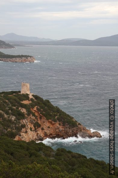 Tour aragone sur le Cap Caccia. Photo © Alex Medwedeff