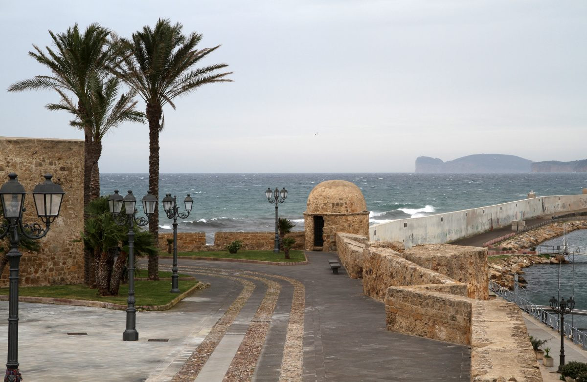 Bastioni Pigafetta et Molo di Sopraflutto. Photo © Alex Medwedeff