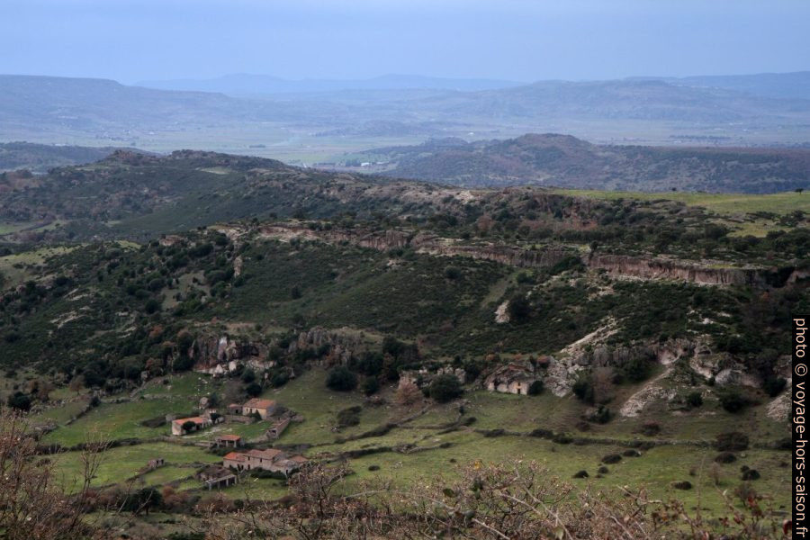 Campagne sarde entre Ittireddu et Bonorva. Photo © Alex Medwedeff