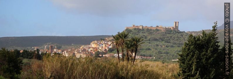 Bosa et son chateau-fort. Photo © André M. Winter