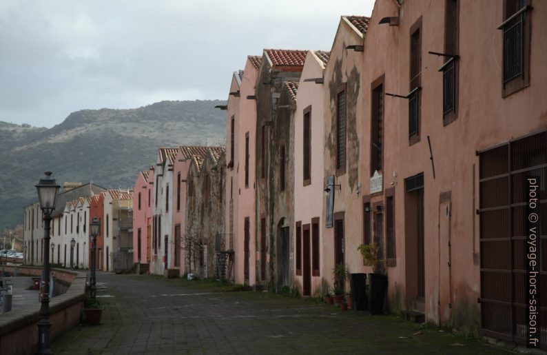 Anciennes tanneries de Bosa. Photo © Alex Medwedeff