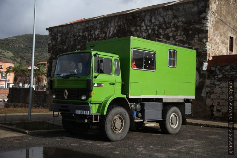 Renault Série G Midliner 4x4. Photo © Alex Medwedeff